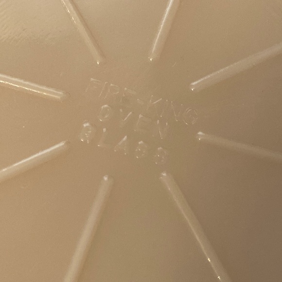 Vintage Fire King Casserole/Baking Dish With Matching 2-Handled Base - Picture 4 of 7